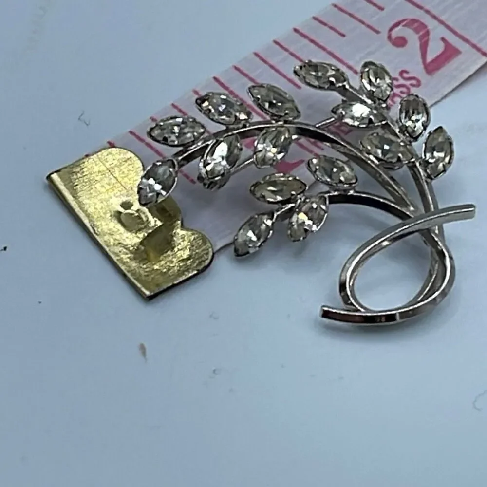 Vintage Art sterling silver rhinestone brooch.